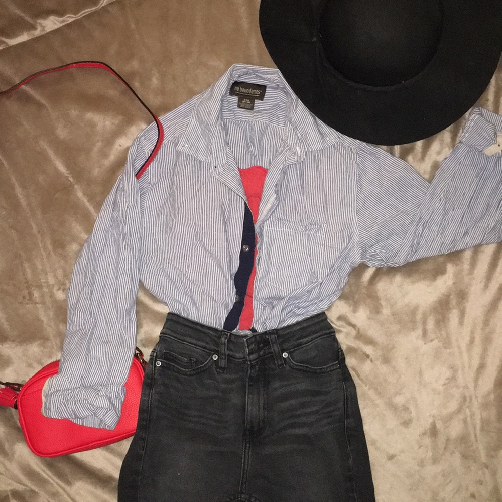 🎉CLOSET CLEAR OUT🎉  Button down blouse
